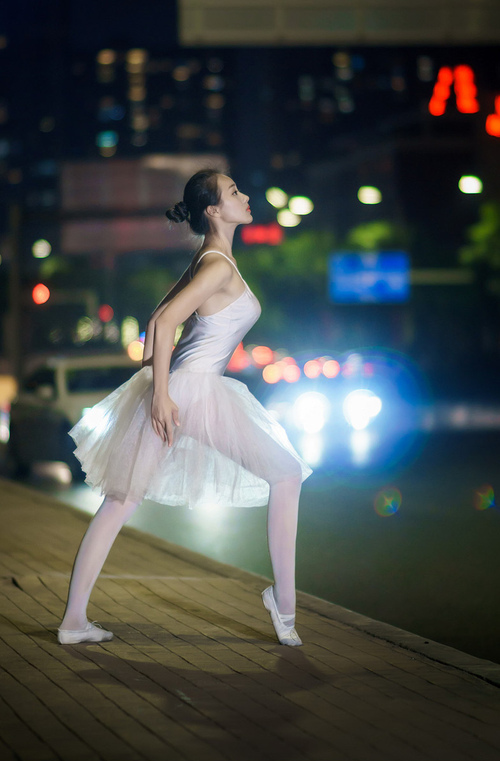 开云kaiyun-曼城多点进攻令对手防不胜防,曼城vs多特比分预测