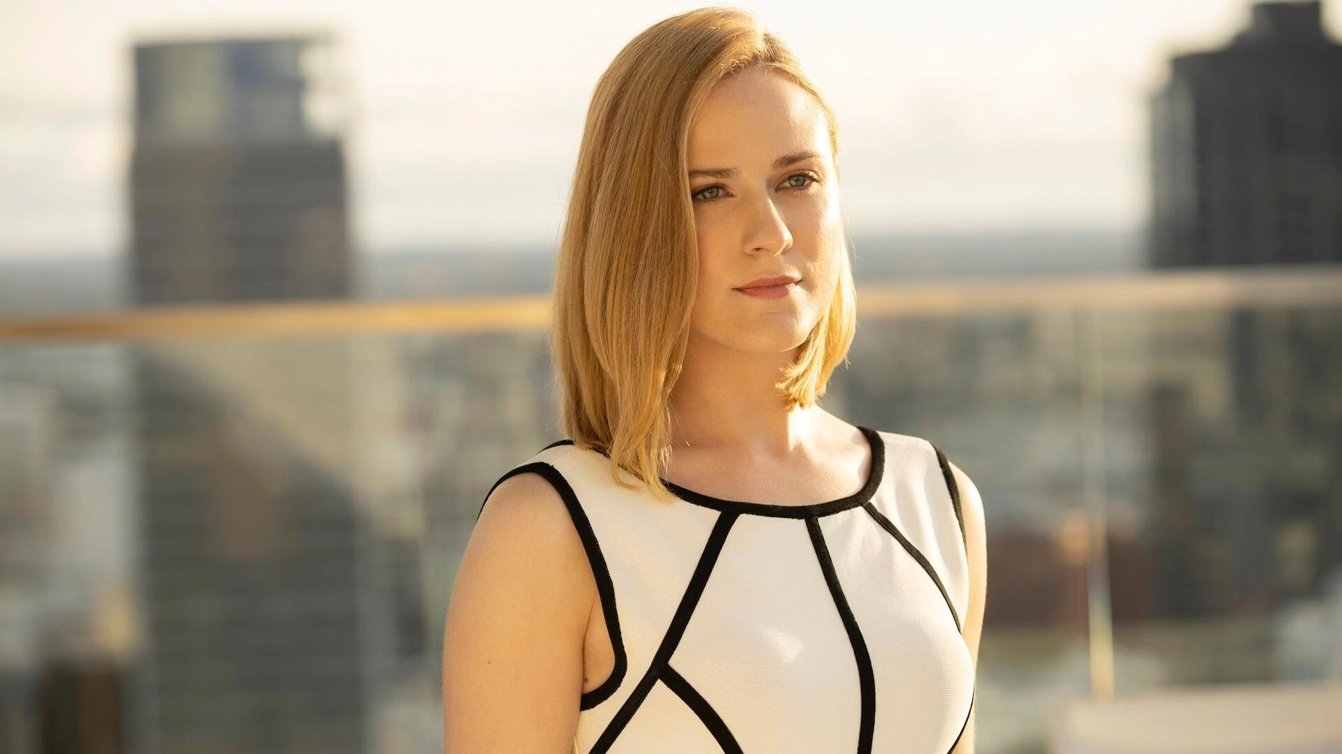 开云官方网站-湖人锋线组合展现空接能力赢得现场掌声，湖人主场上空的旗帜