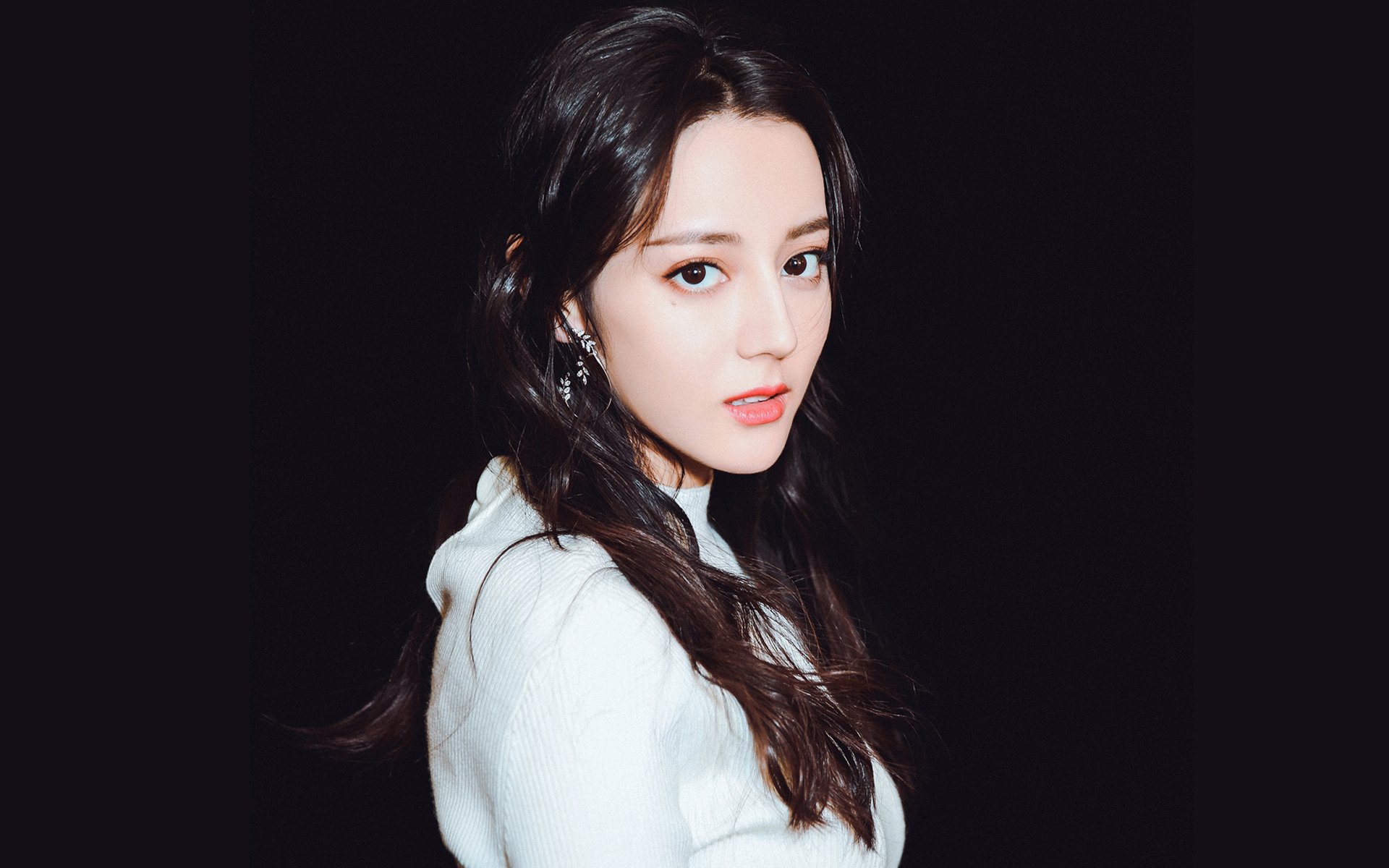 开云官方网页登录-Kobayashi 灵活转换角色表现优异