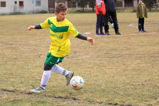 Kaiyun官方登录入口-中国足球基层足球比赛设施条件差异状况与解决方案,全国足球场地设施建设规划