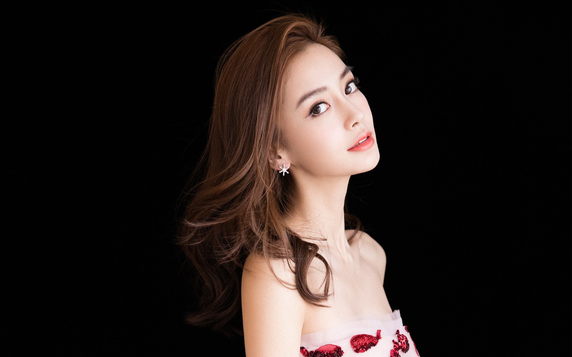 kaiyun体育综合-五大联赛主力阵容稳定性决定冲冠可能，五大联赛实力分析